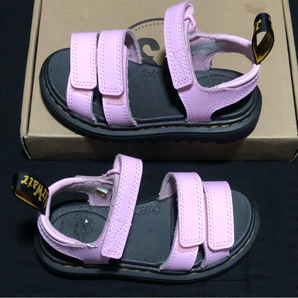 Dr.Martens Girls has Klaire Sandals Sz 11 Pale Pink Athena Leather Strap Open To - Picture 2 of 6